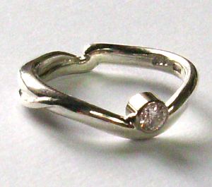 engagement solitaire ring