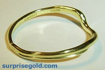 one of my wobbly gold wedding rings